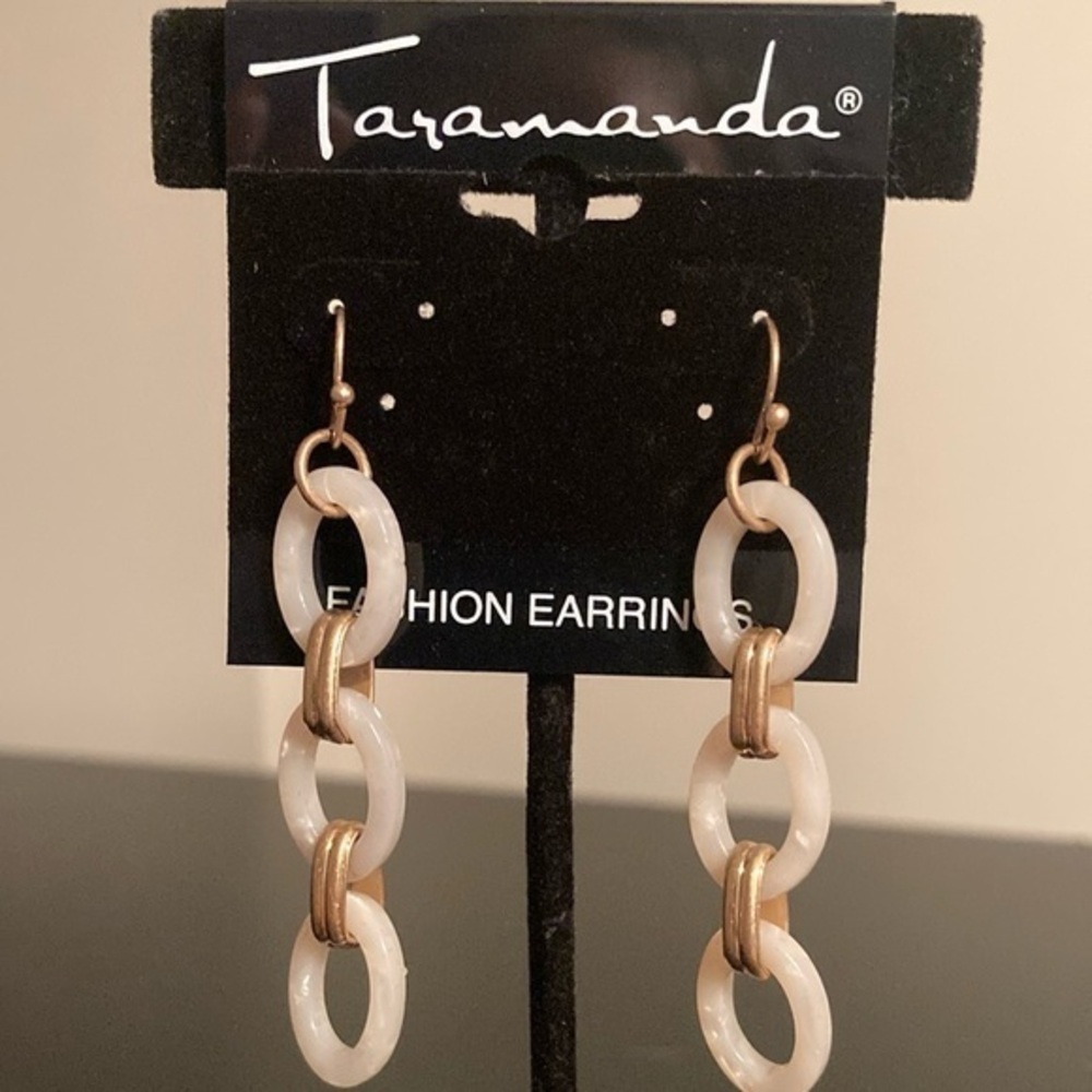 Taramanda White and Gold Link Earrings